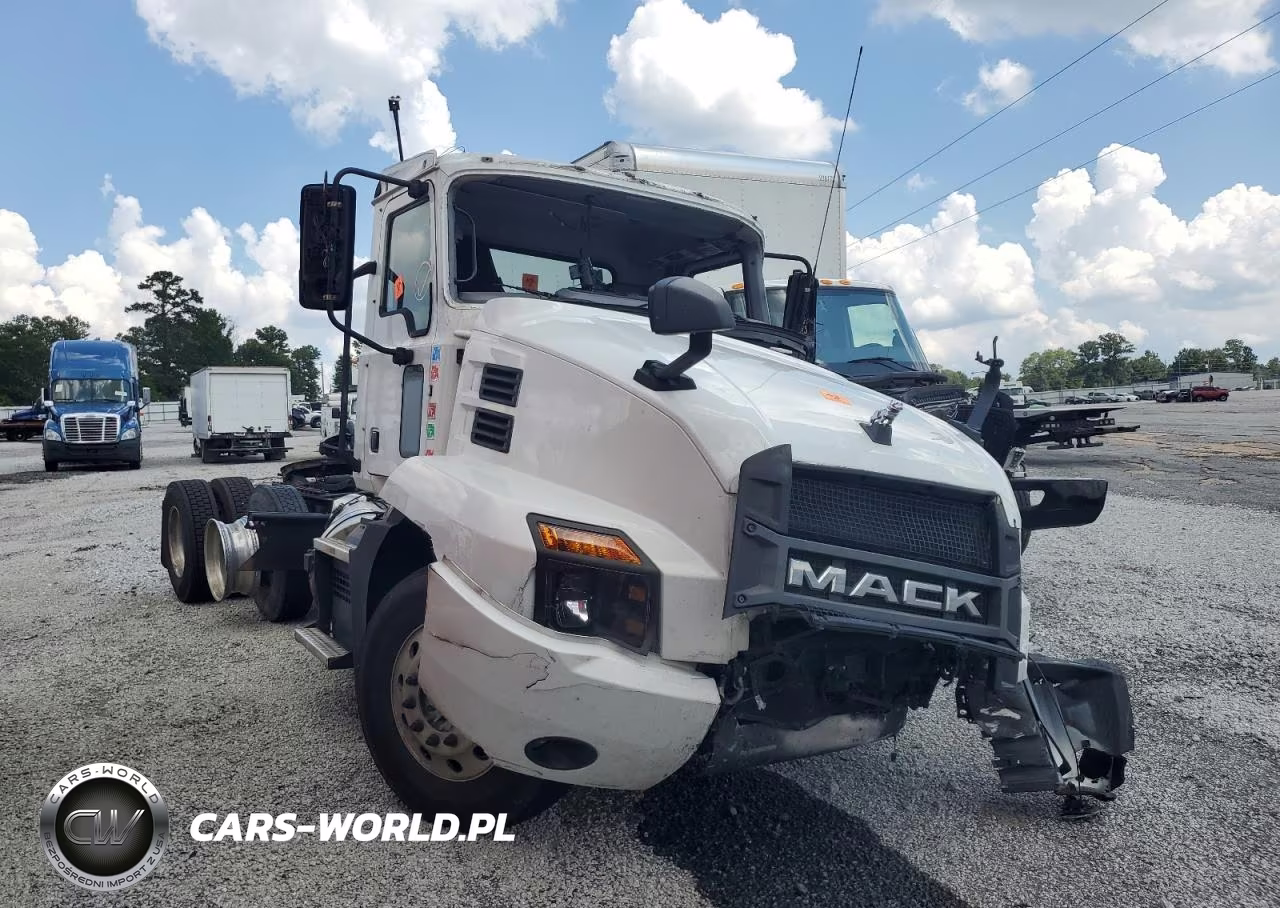2022 Mack An64T Semi Truck
