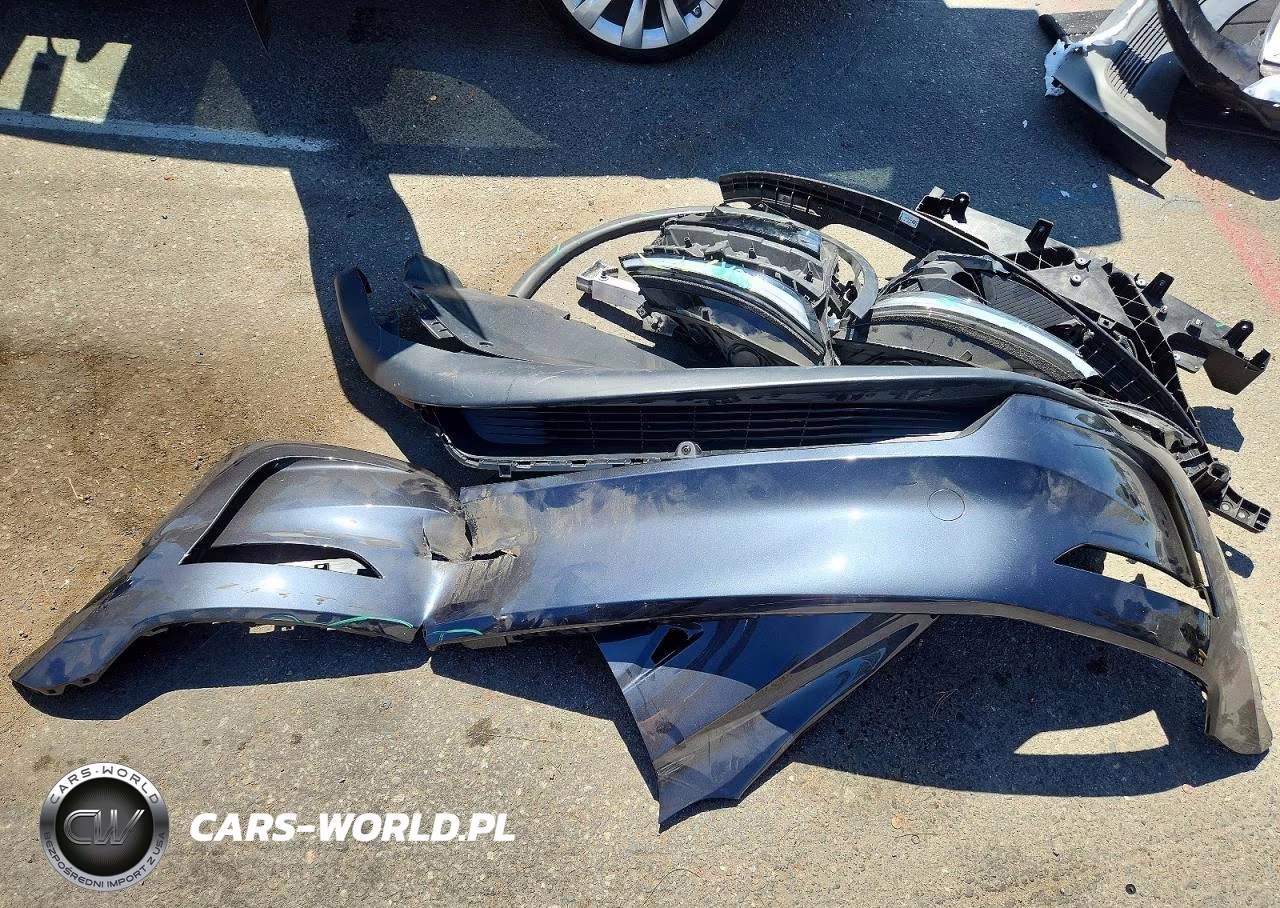 2026 Tesla Model Y VIN:7SAYGDEE7TF375497 - 12