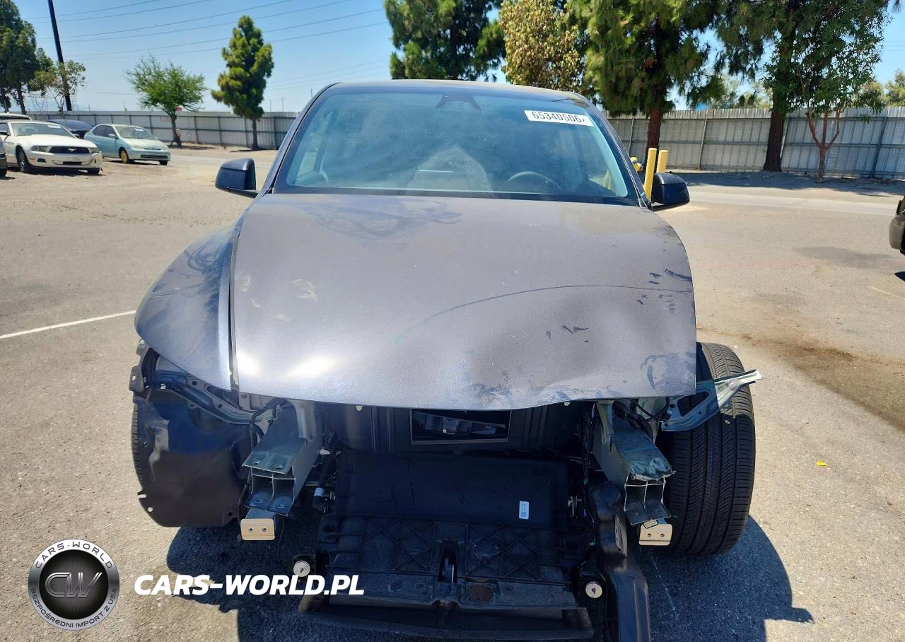 2026 Tesla Model Y VIN:7SAYGDEE7TF375497 - 5