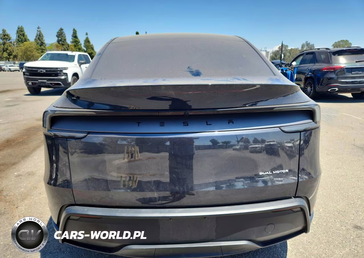2026 Tesla Model Y VIN:7SAYGDEE7TF375497 - 6