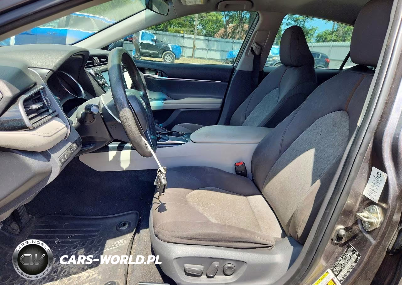 2019 Toyota Camry Le VIN:4T1B11HK5KU196672 - 7
