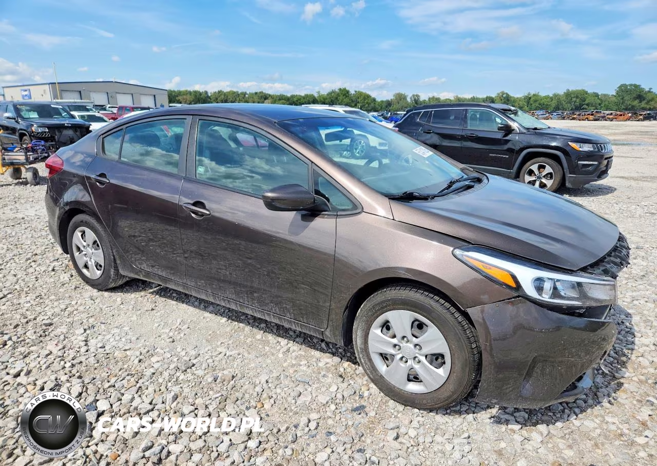 2018 Kia Forte Lx VIN:3KPFL4A74JE226037 - 4
