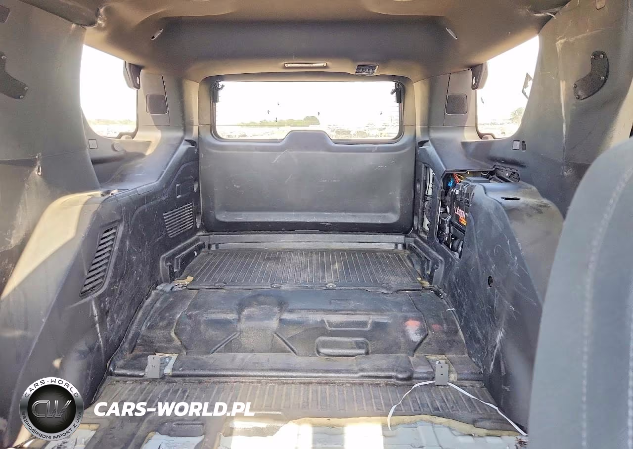 2021 Chevrolet Tahoe C1500 VIN:1GBSCLED2MR296285 - 10