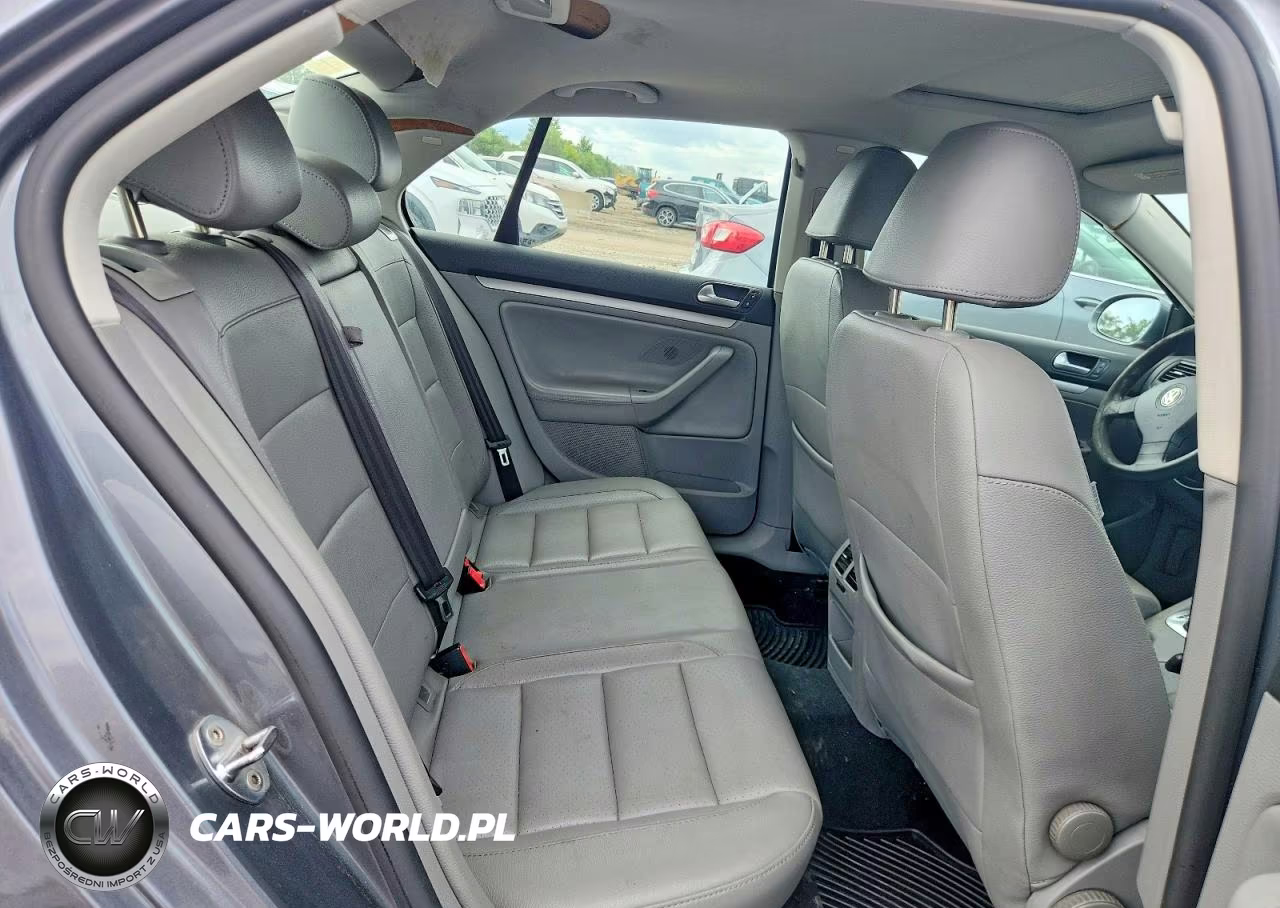 2007 Volkswagen Jetta Wolfsburg VIN:3VWEF71K57M183378 - 10