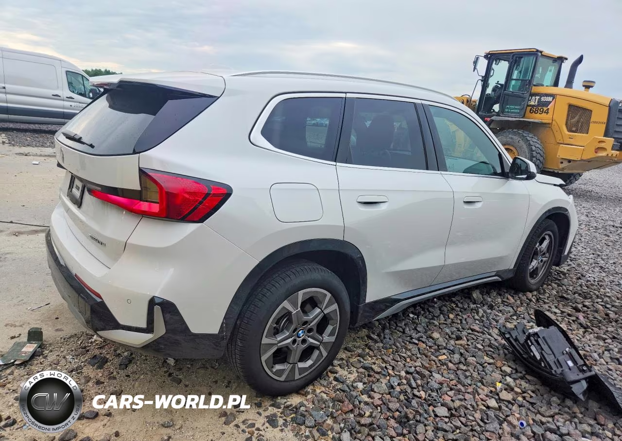 2026 BMW X1 xDrive28I VIN:WBX73EF01T5408785 - 3