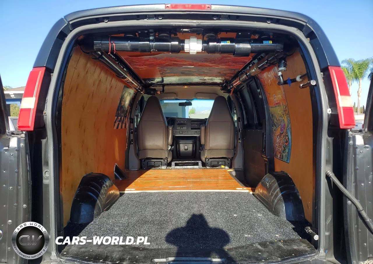 2016 Chevrolet Express G2500 VIN:1GCWGAFG2G1259674 - 10