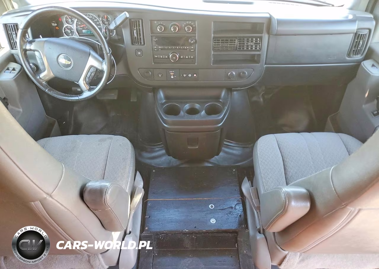 2016 Chevrolet Express G2500 VIN:1GCWGAFG2G1259674 - 8