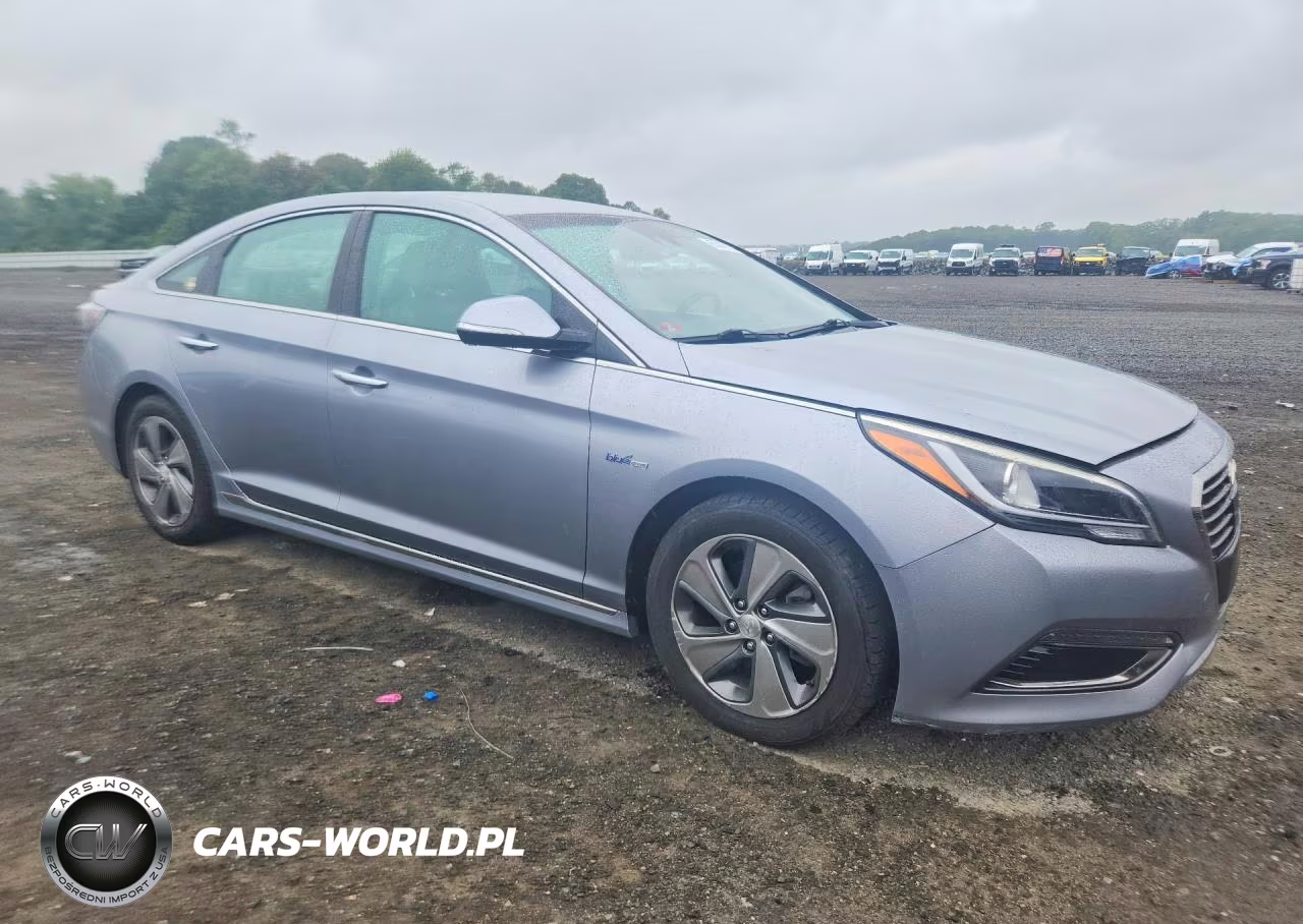 2016 Hyundai Sonata Plug-In Hybrid Limited VIN:KMHE54L28GA026356 - 4