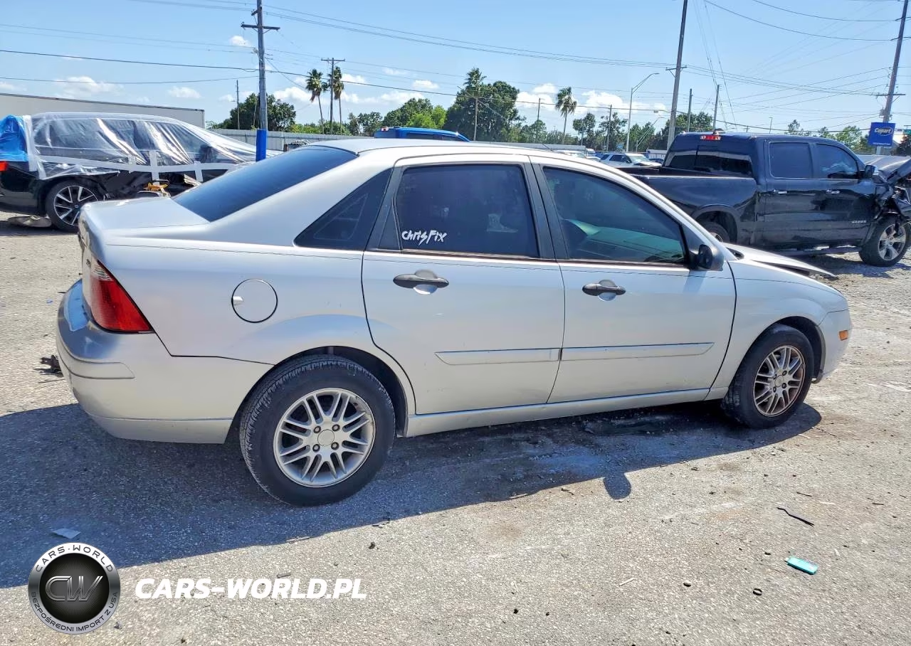 2005 Ford Focus Zx4 VIN:1FAFP34N05W256291 - 3