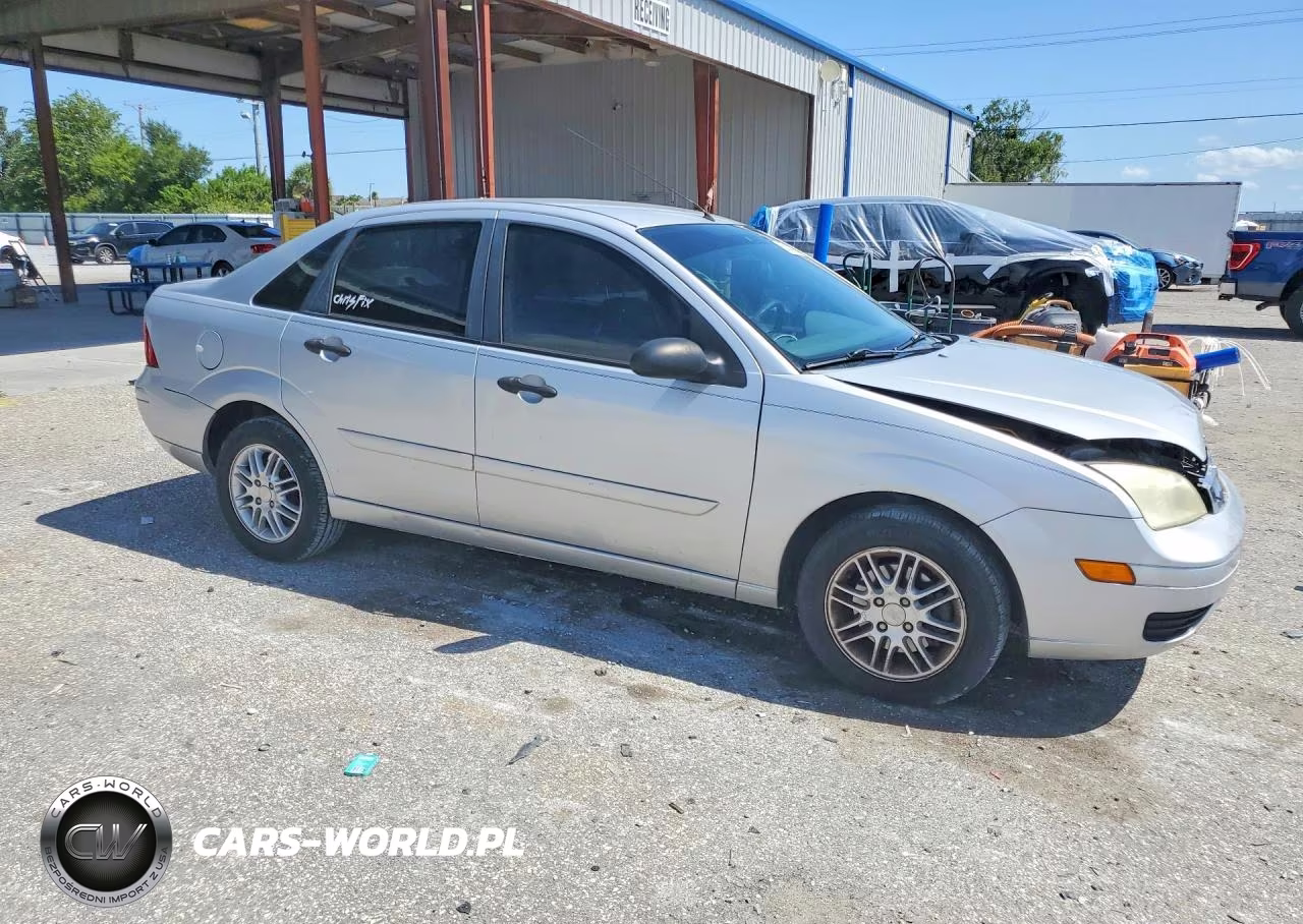 2005 Ford Focus Zx4 VIN:1FAFP34N05W256291 - 4