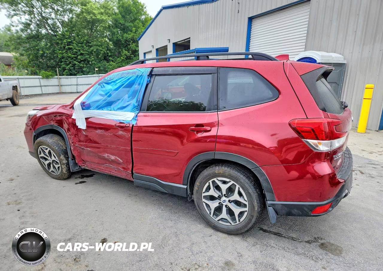2019 Subaru Forester Premium VIN:JF2SKAGC4KH555550 - 2