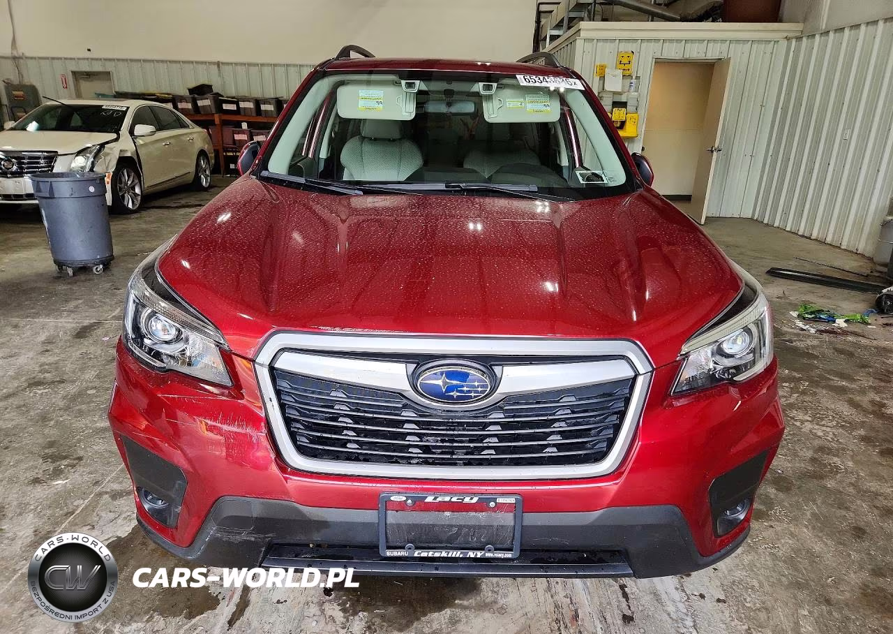2019 Subaru Forester Premium VIN:JF2SKAGC4KH555550 - 5