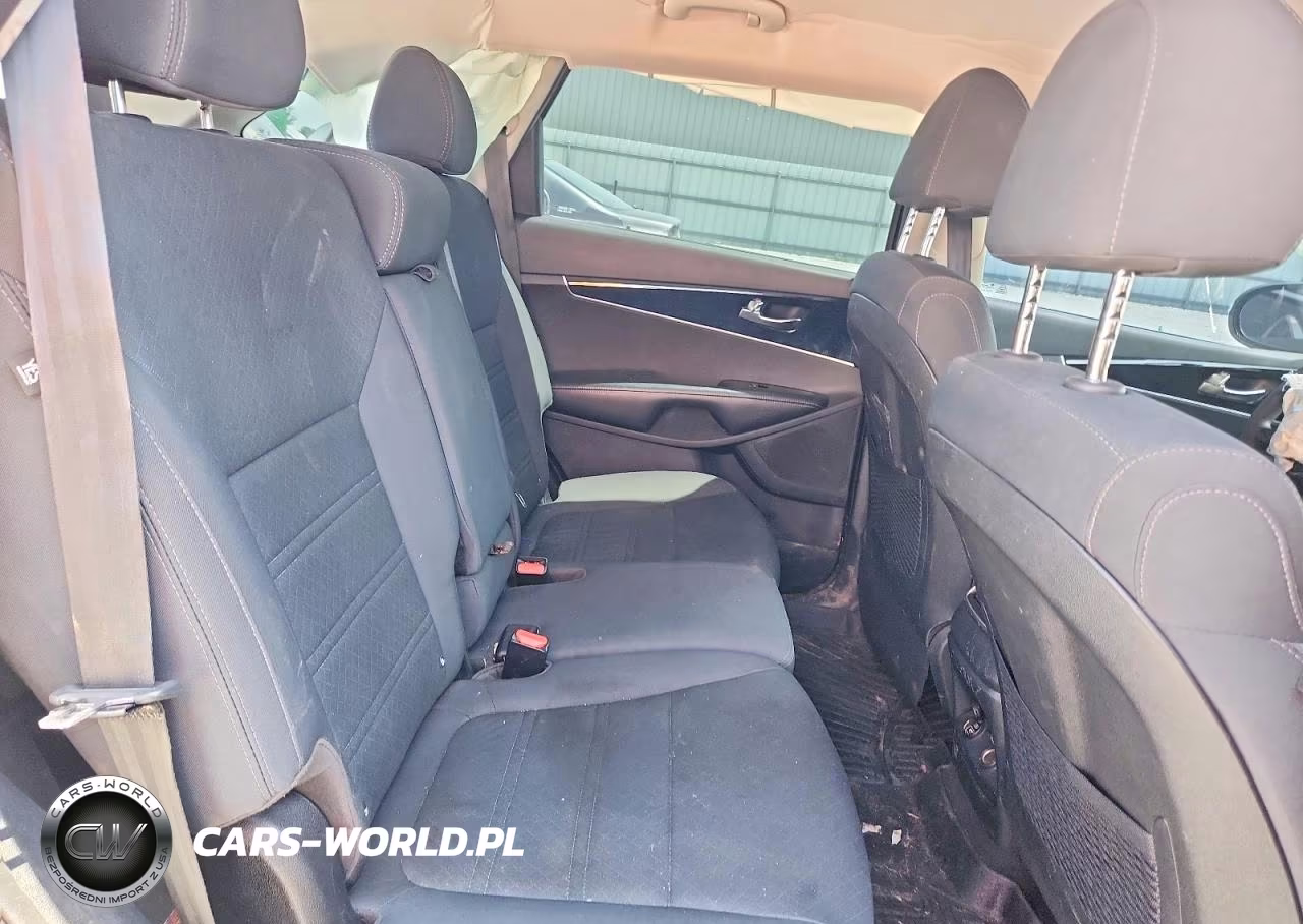 2019 Kia Sorento Lx VIN:5XYPGDA32KG546127 - 11