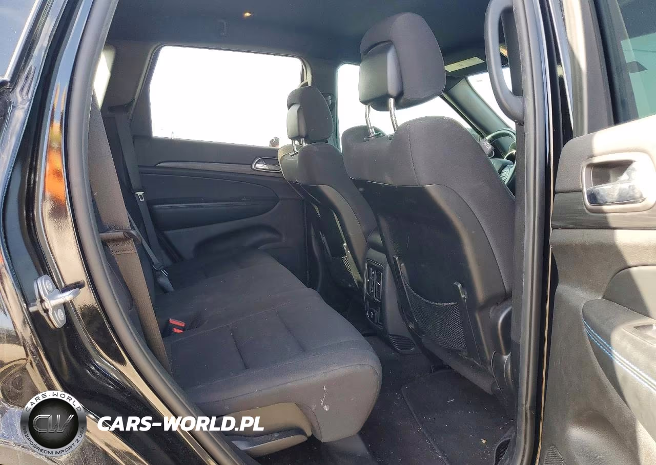 2019 Jeep Grand Cherokee Laredo VIN:1C4RJEAG6KC530374 - 10