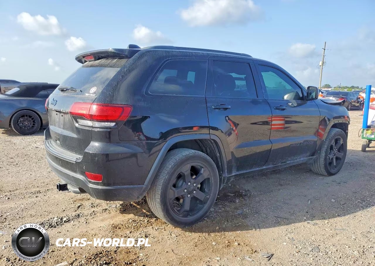 2019 Jeep Grand Cherokee Laredo VIN:1C4RJEAG6KC530374 - 3