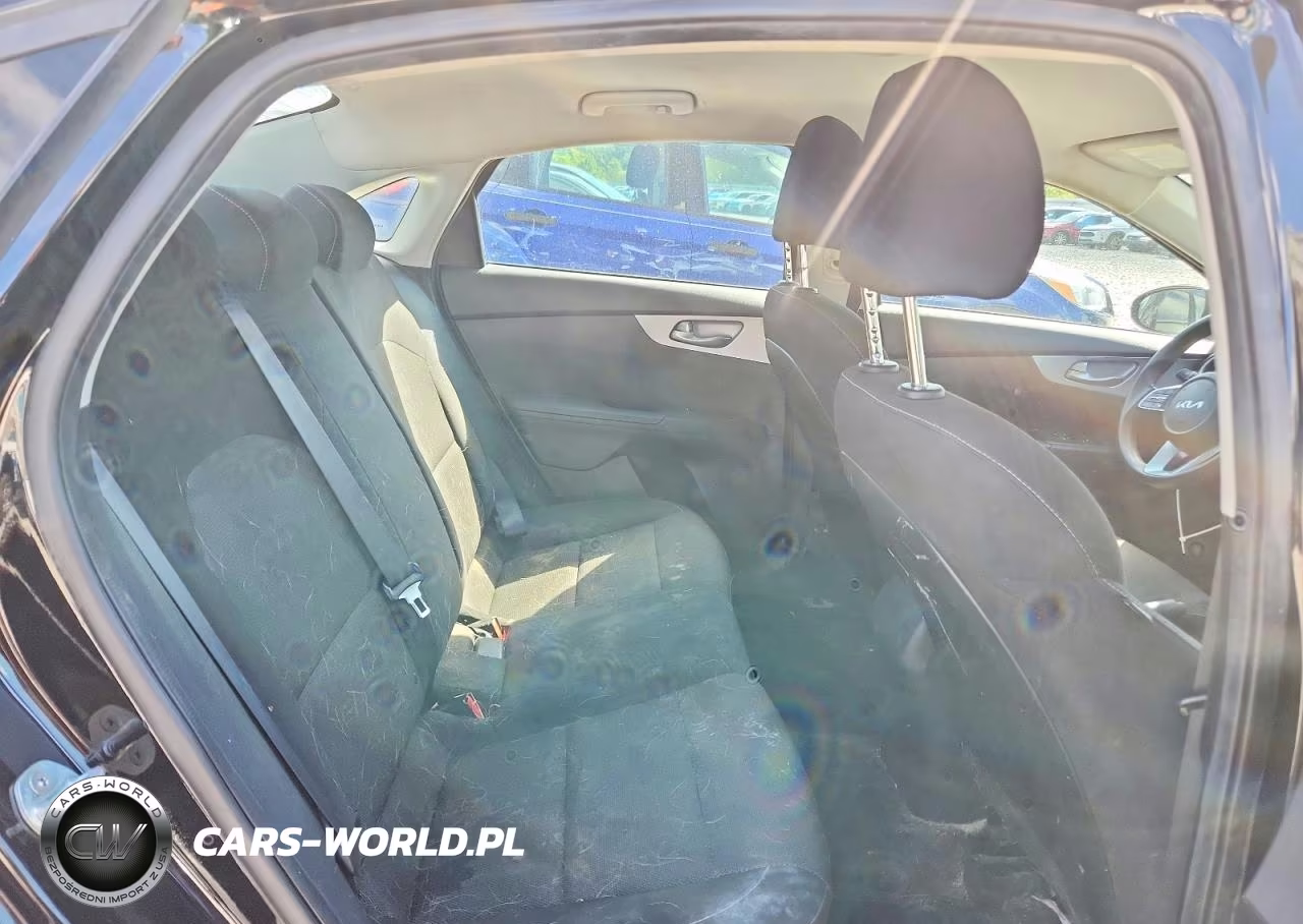 2022 Kia Forte Lxs VIN:3KPF24AD2NE464645 - 10