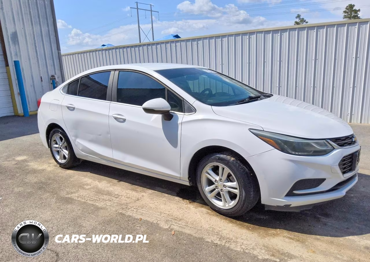 2018 Chevrolet Cruze Lt VIN:1G1BE5SM6J7157749 - 4