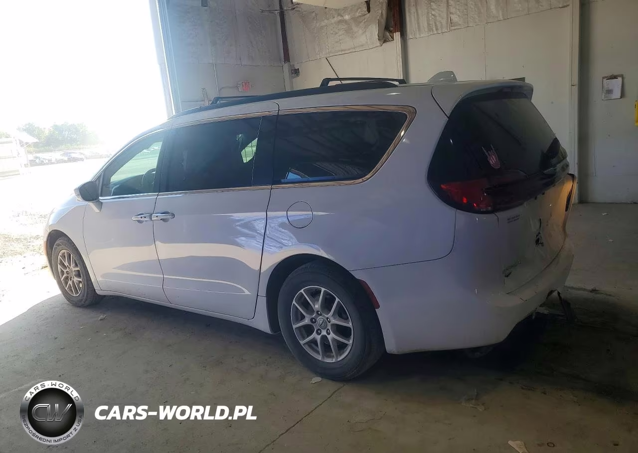 2022 Chrysler Pacifica Touring L VIN:2C4RC1BG8NR165581 - 2