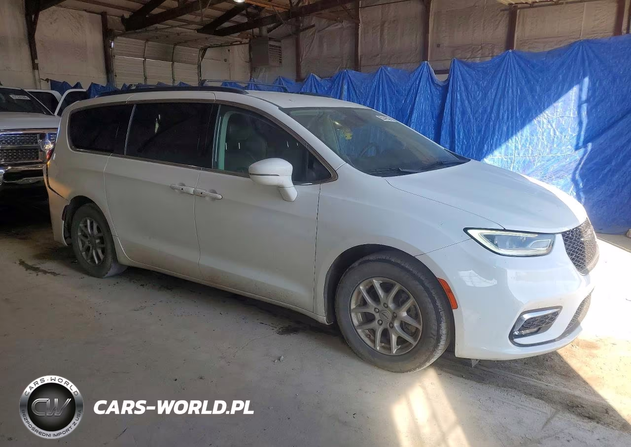 2022 Chrysler Pacifica Touring L VIN:2C4RC1BG8NR165581 - 4