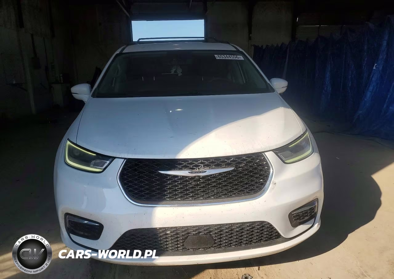 2022 Chrysler Pacifica Touring L VIN:2C4RC1BG8NR165581 - 5