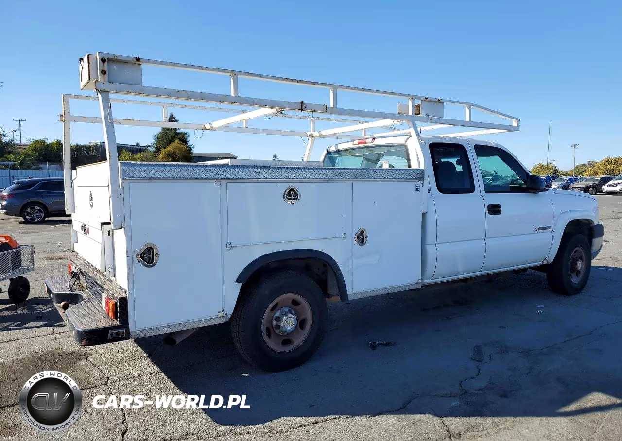 2003 Chevrolet Silverado C2500 Heavy Duty VIN:1GBHC29U33E307511 - 3