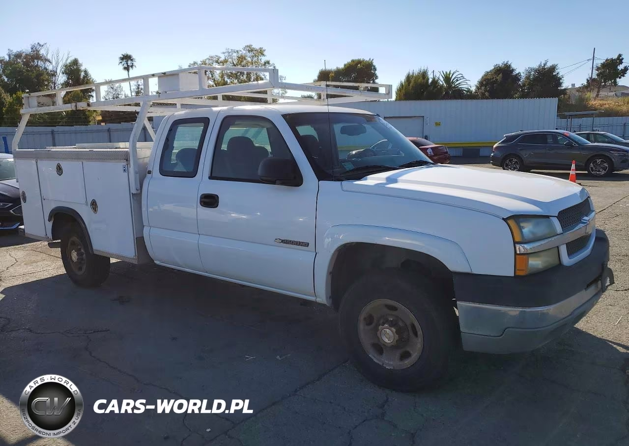 2003 Chevrolet Silverado C2500 Heavy Duty VIN:1GBHC29U33E307511 - 4