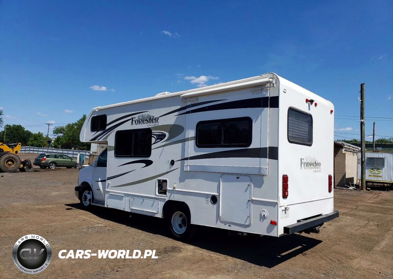 2014 Chevrolet Express Cutaway Motor Home VIN:1GB6G5CG8E1102647 - 3