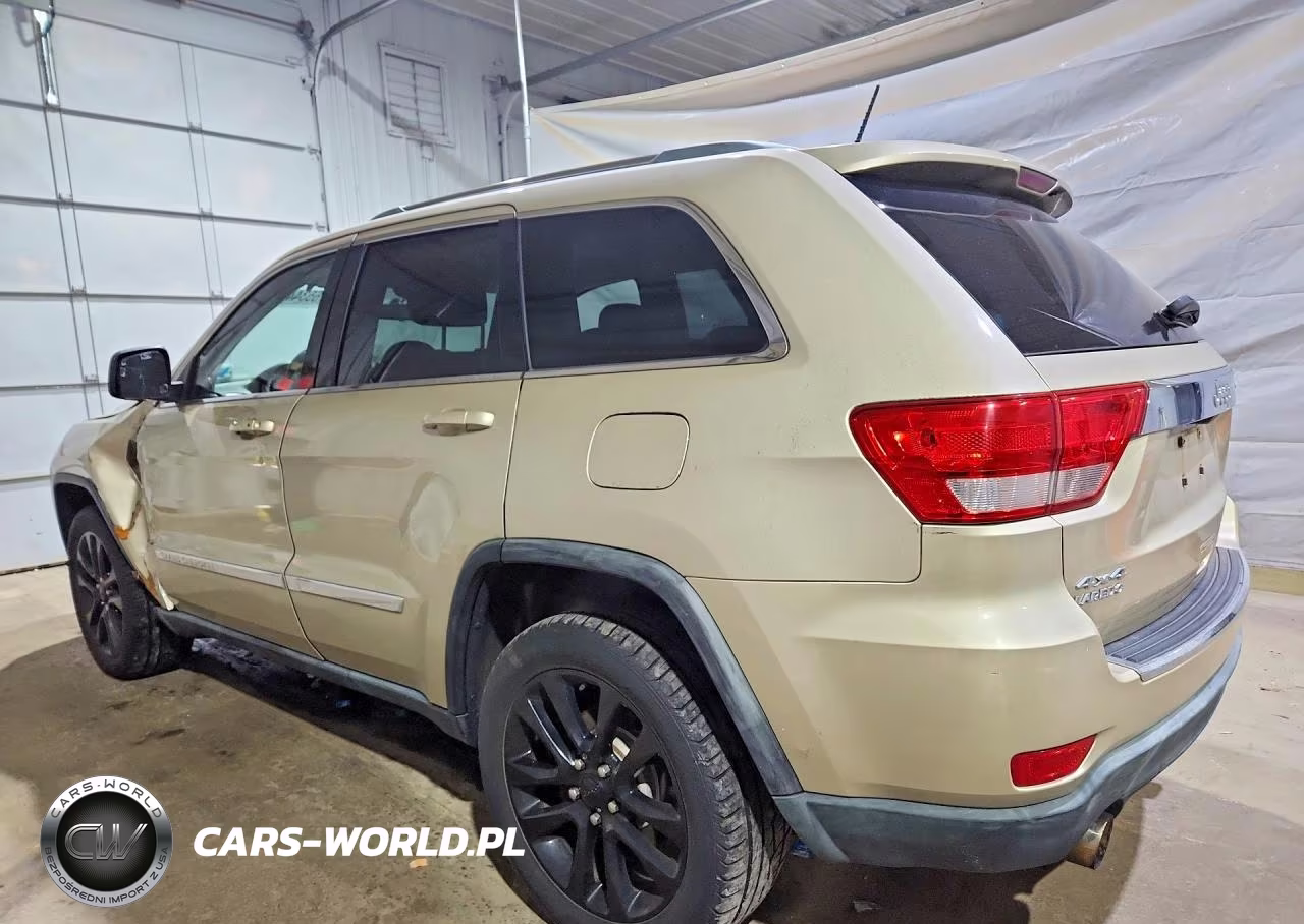 2011 Jeep Grand Cherokee Laredo VIN:1J4RR4GG3BC562588 - 2
