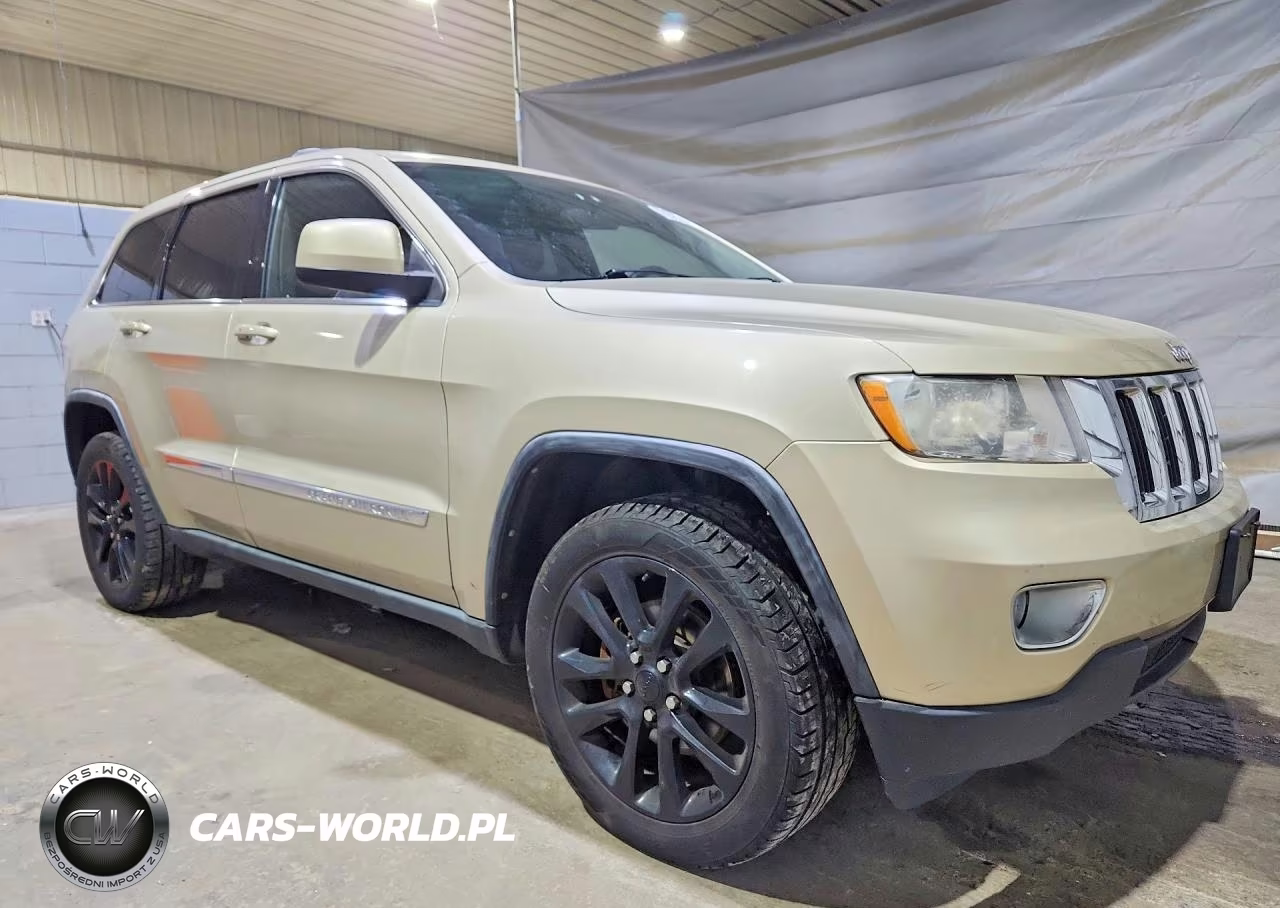 2011 Jeep Grand Cherokee Laredo VIN:1J4RR4GG3BC562588 - 4