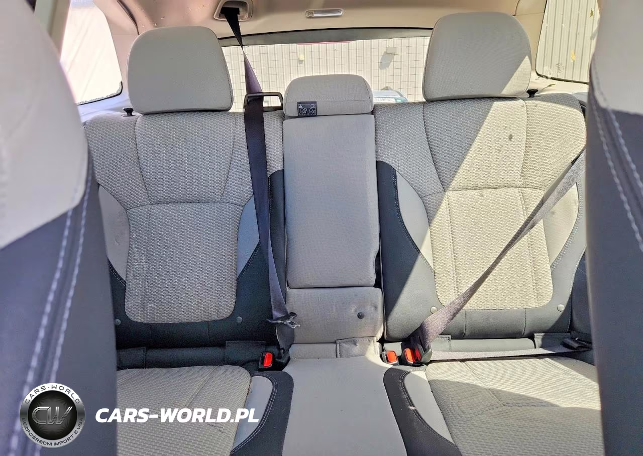 2021 Subaru Forester Premium VIN:JF2SKAJCXMH562661 - 10