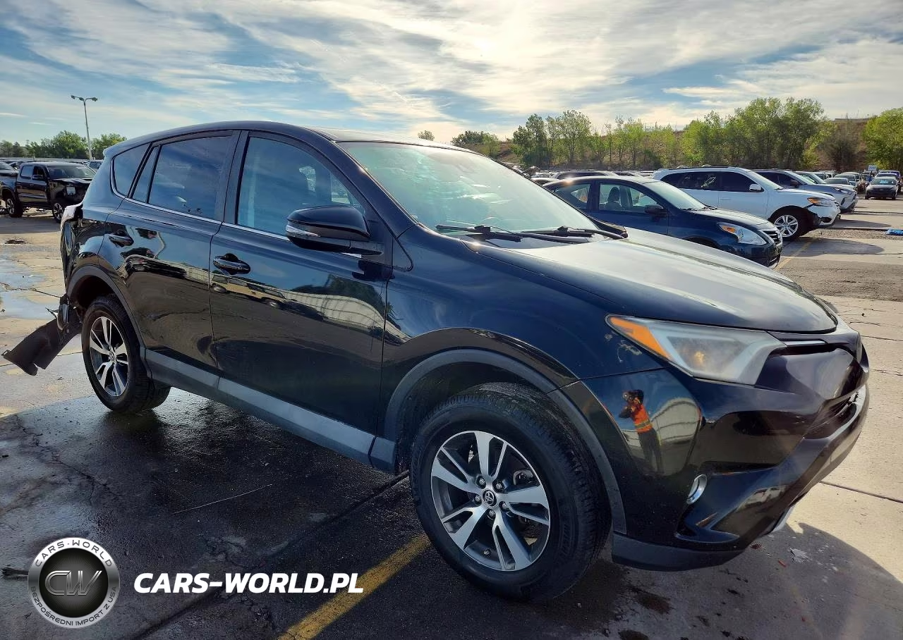 2018 Toyota Rav4 Xle VIN:2T3RFREV8JW792278 - 4