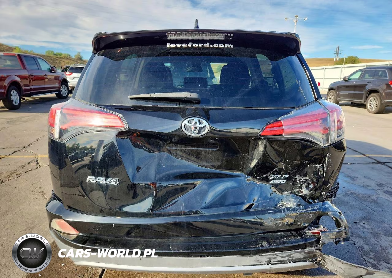 2018 Toyota Rav4 Xle VIN:2T3RFREV8JW792278 - 6