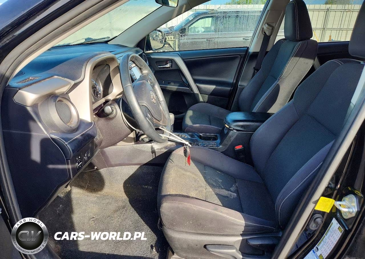 2018 Toyota Rav4 Xle VIN:2T3RFREV8JW792278 - 7