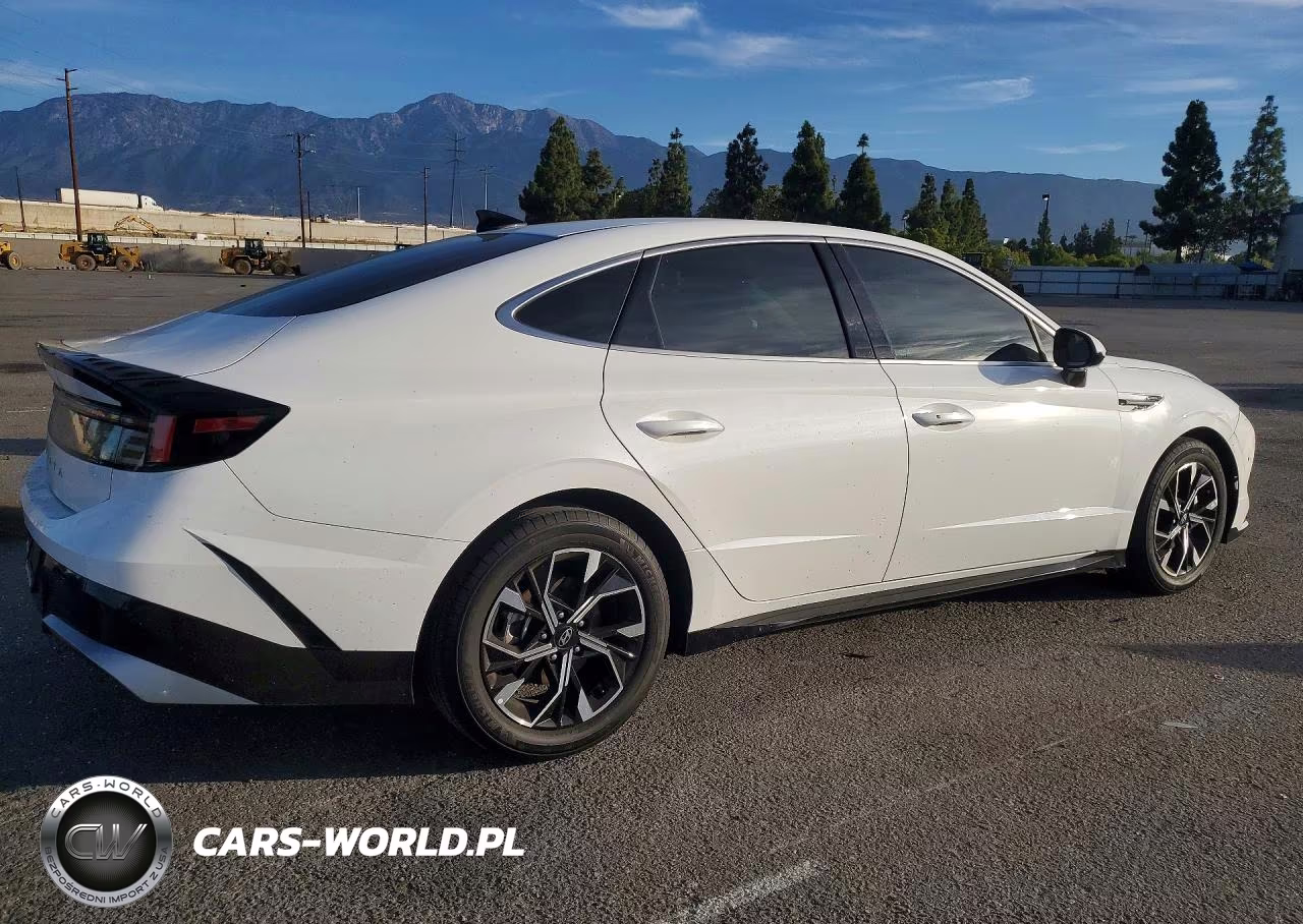 2024 Hyundai Sonata Sel VIN:KMHL64JA3RA420185 - 3