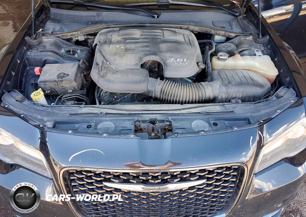 2015 Chrysler 300 S VIN:2C3CCAGG1FH882947 - 11