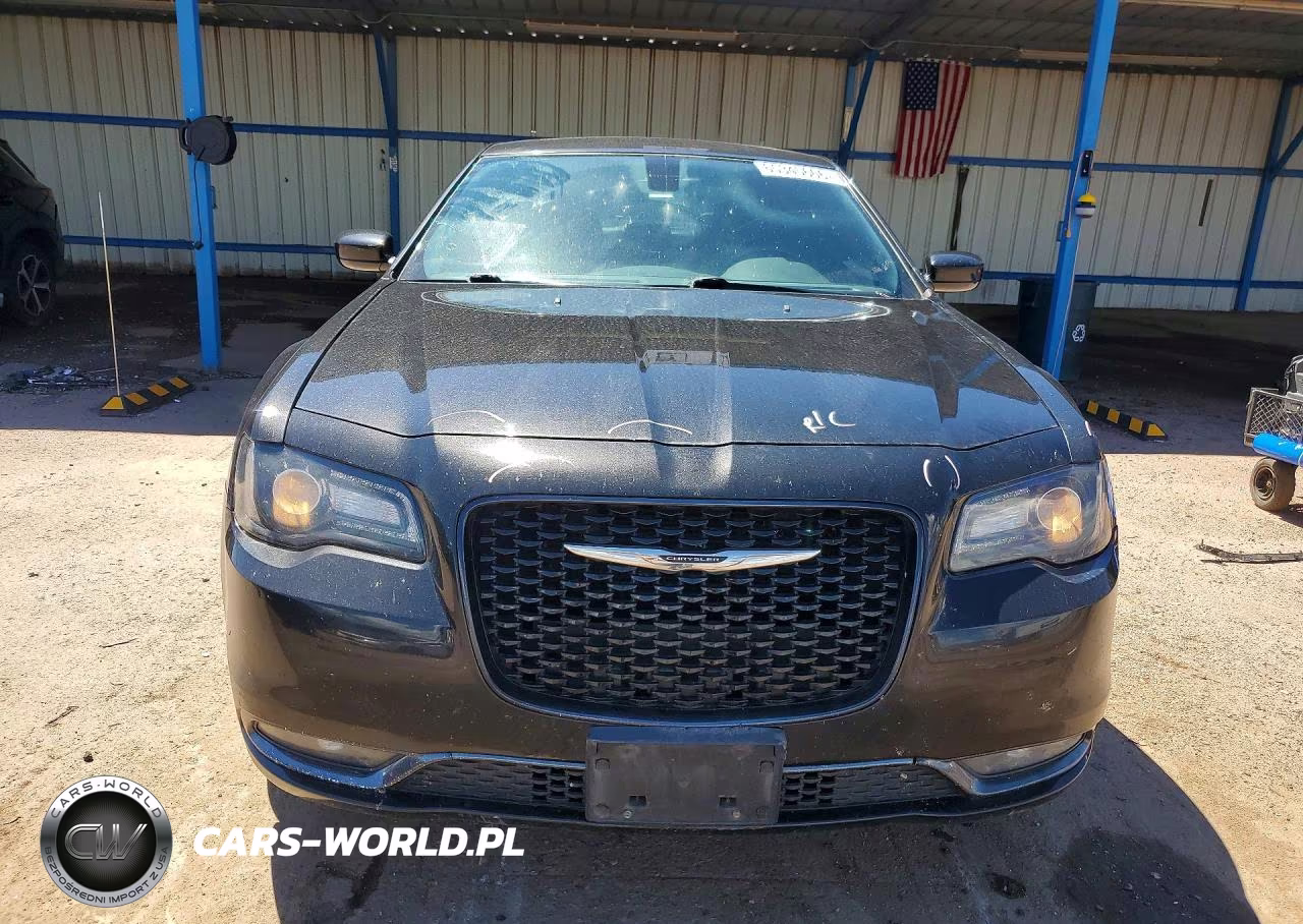 2015 Chrysler 300 S VIN:2C3CCAGG1FH882947 - 5