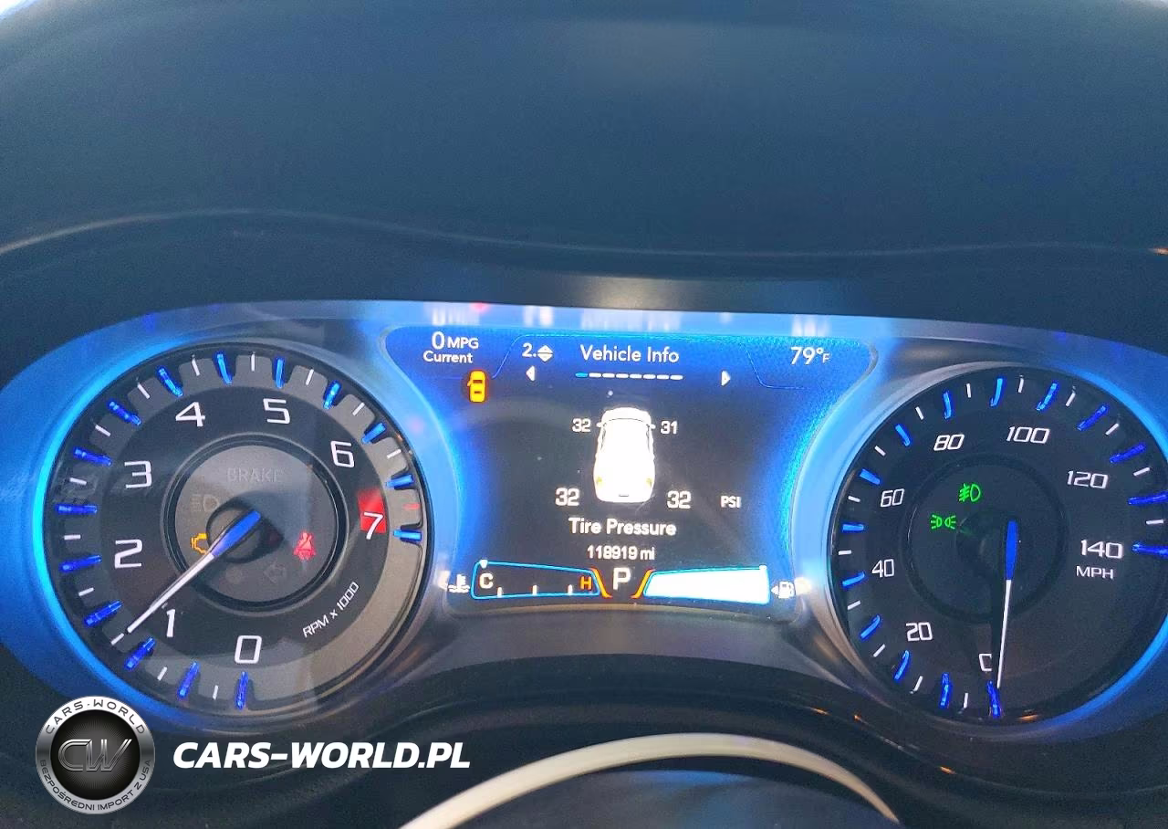 2015 Chrysler 300 S VIN:2C3CCAGG1FH882947 - 9