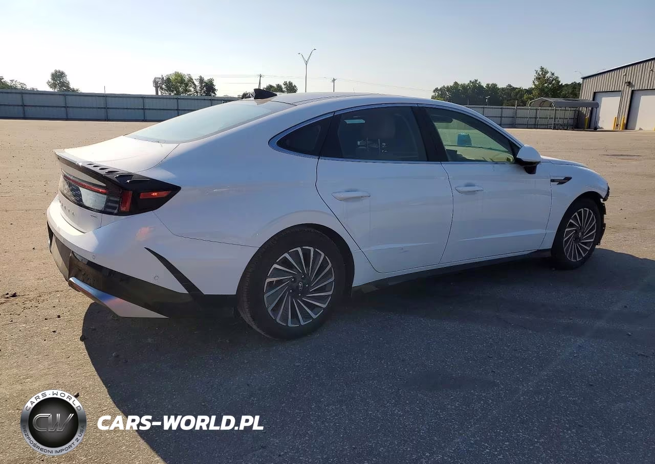 2025 Hyundai Sonata Hybrid Limited VIN:KMHL54JJ6SA121945 - 3