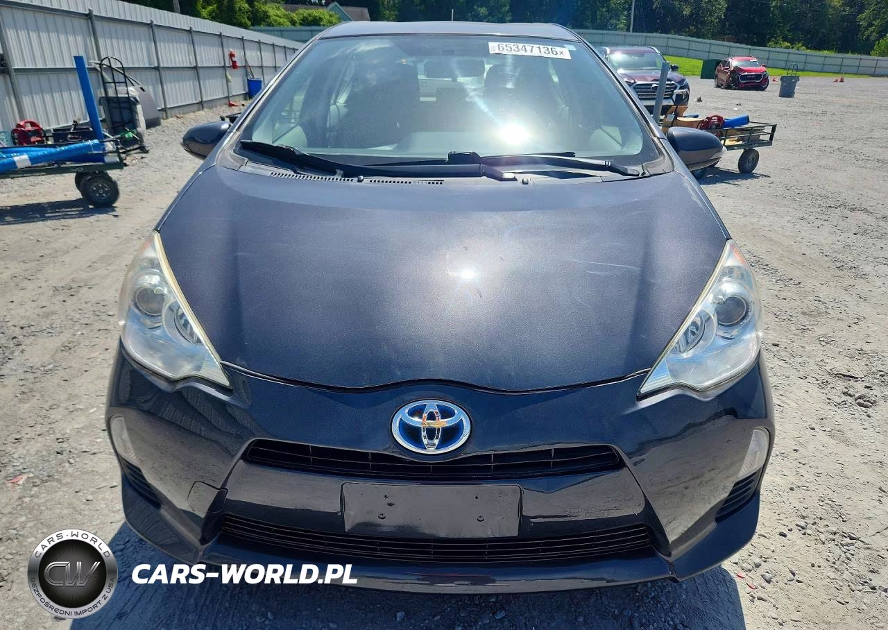 2012 Toyota Prius C Three VIN:JTDKDTB33C1511562 - 5