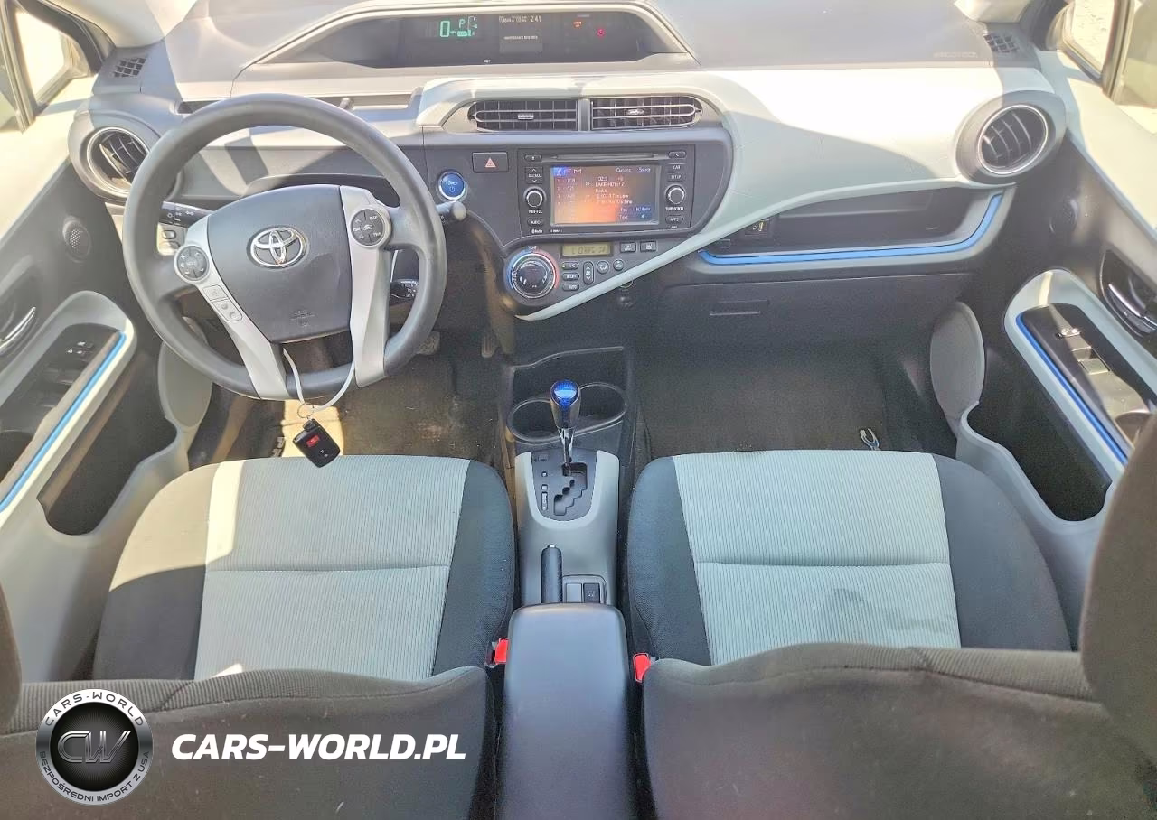 2012 Toyota Prius C Three VIN:JTDKDTB33C1511562 - 8