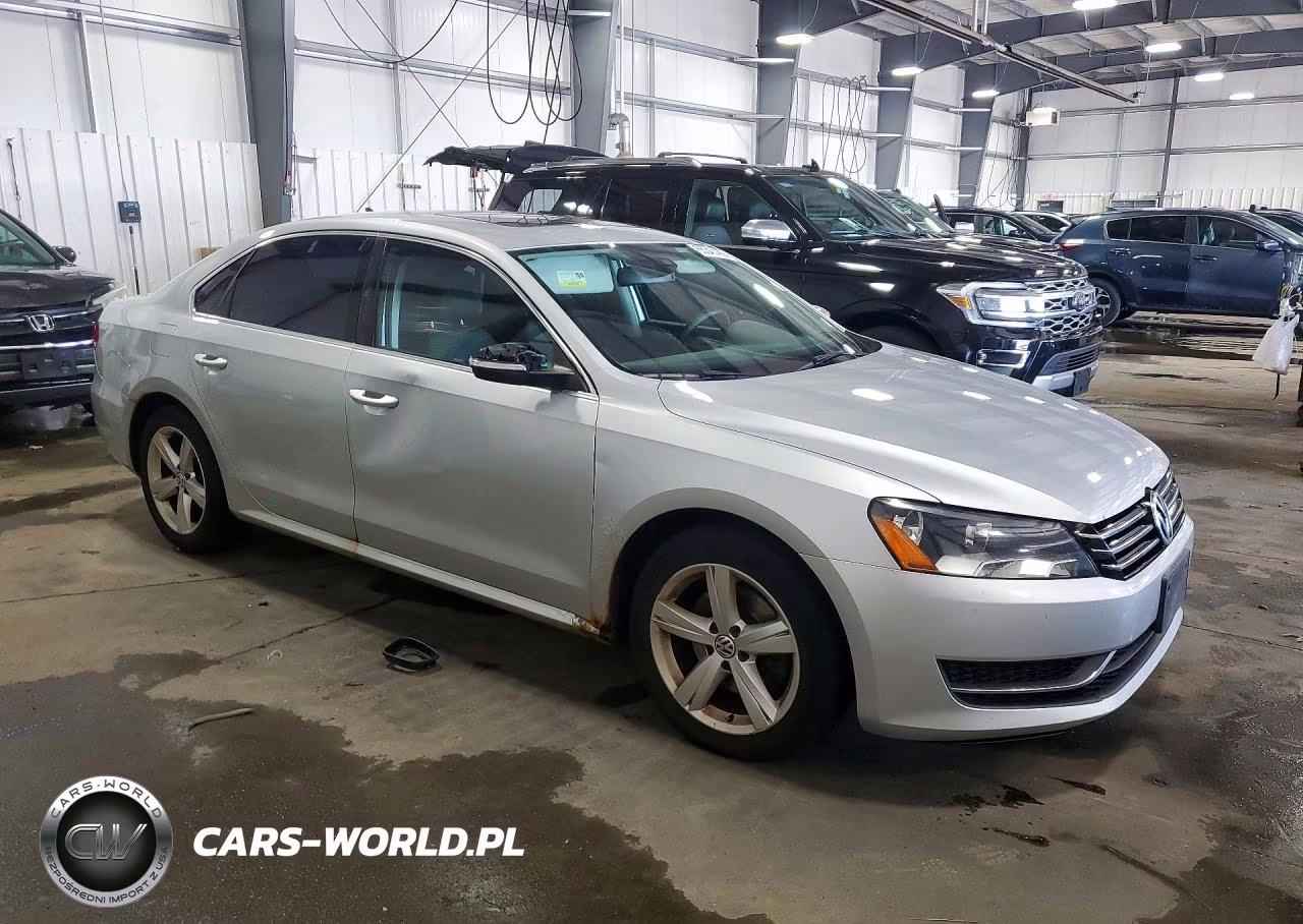2013 Volkswagen Passat Se VIN:1VWBP7A37DC009835 - 4