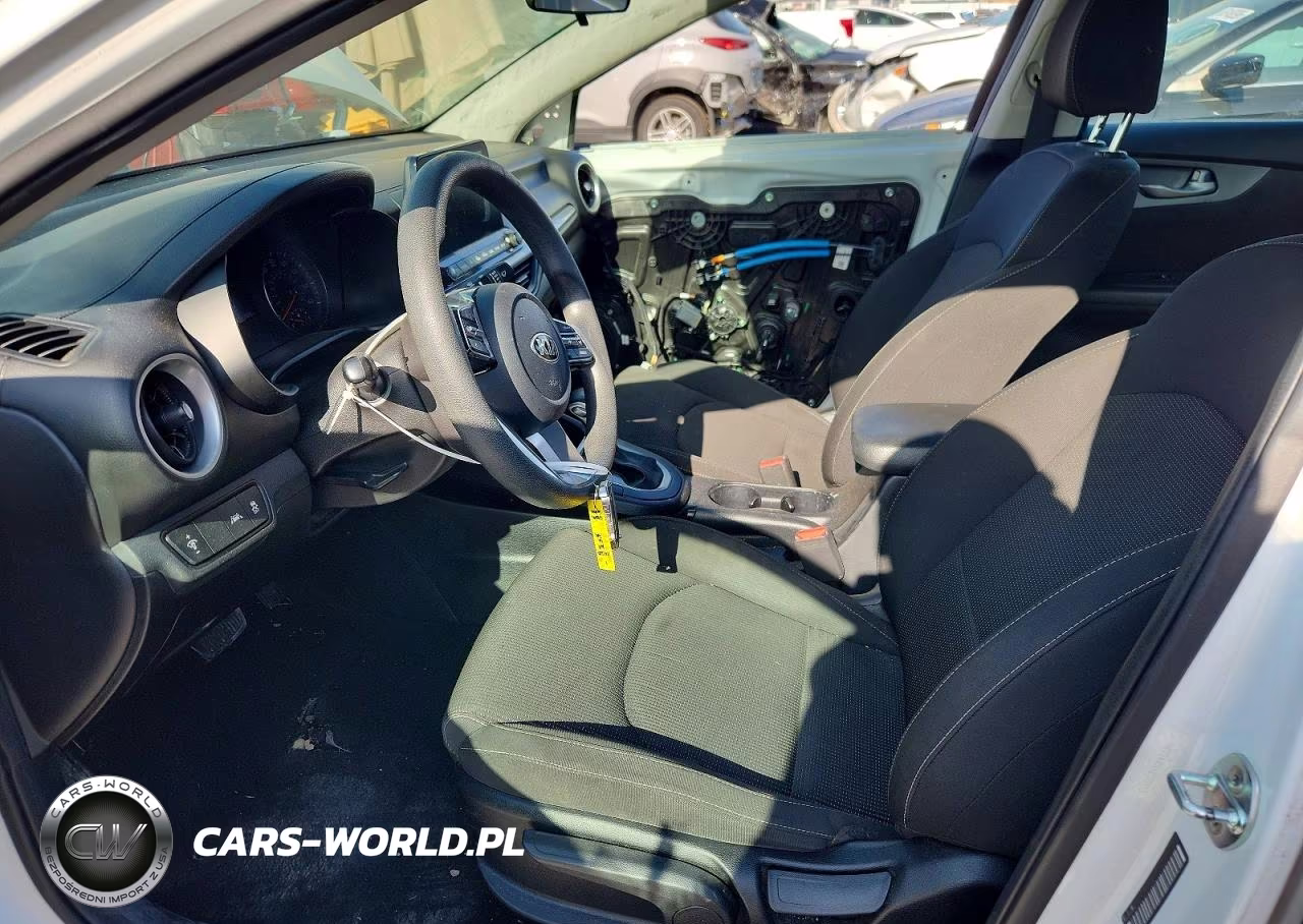 2019 Kia Forte Lxs VIN:3KPF24ADXKE035913 - 7