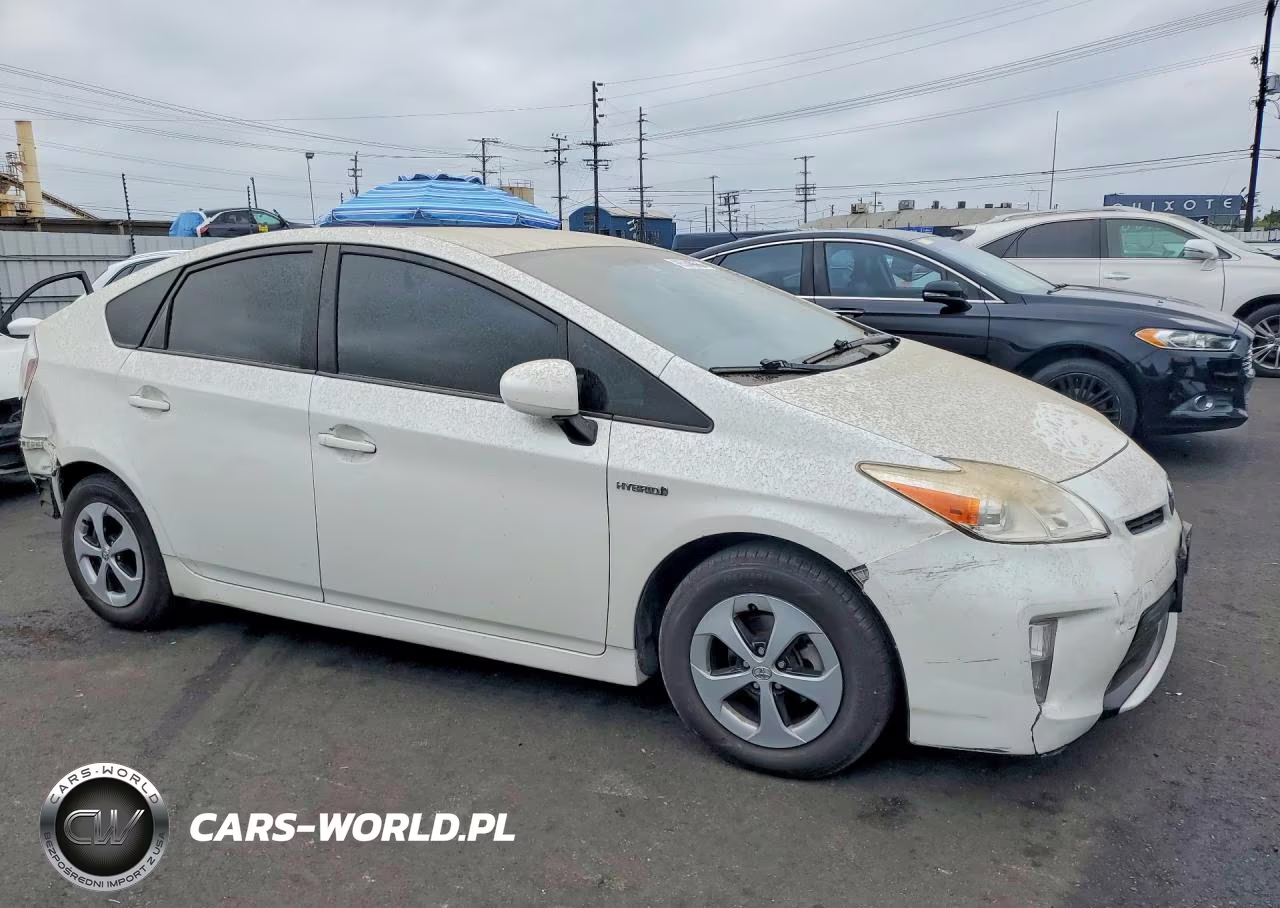 2015 Toyota Prius Three VIN:JTDKN3DU1F1910025 - 4