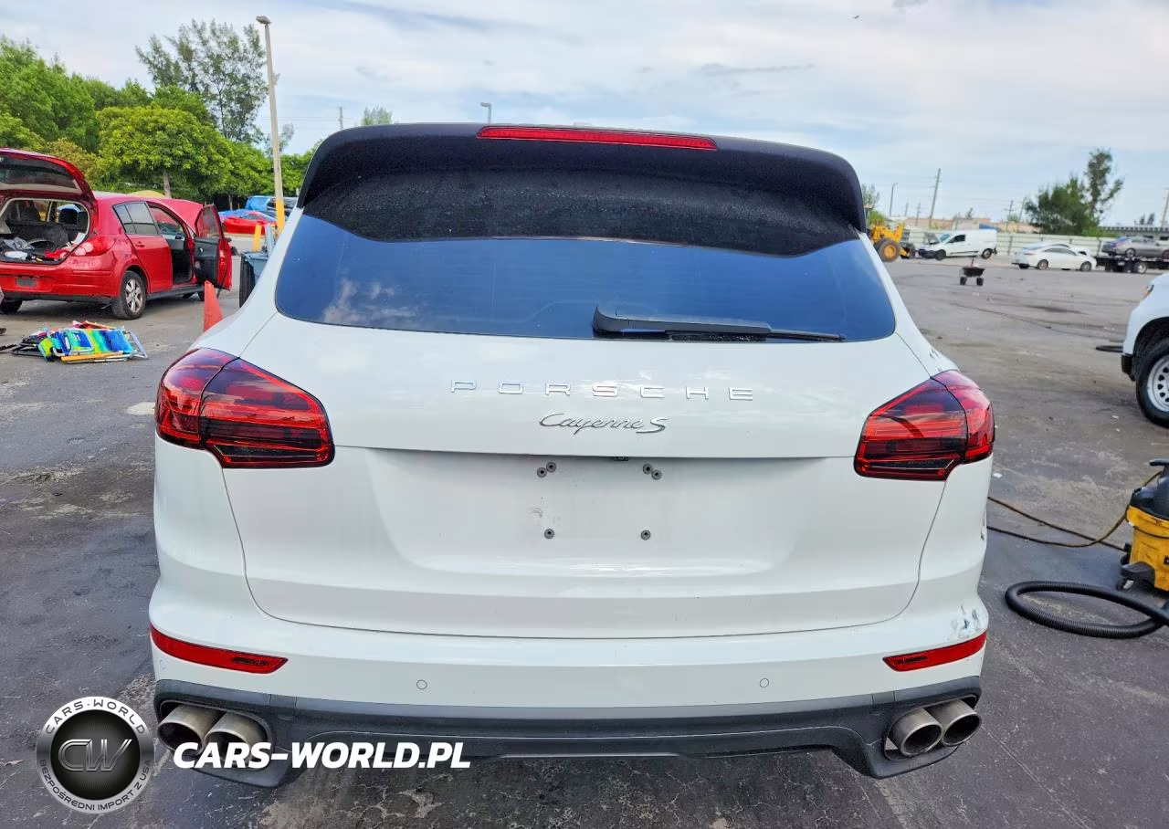 2016 Porsche Cayenne S VIN:WP1AB2A25GLA95639 - 6