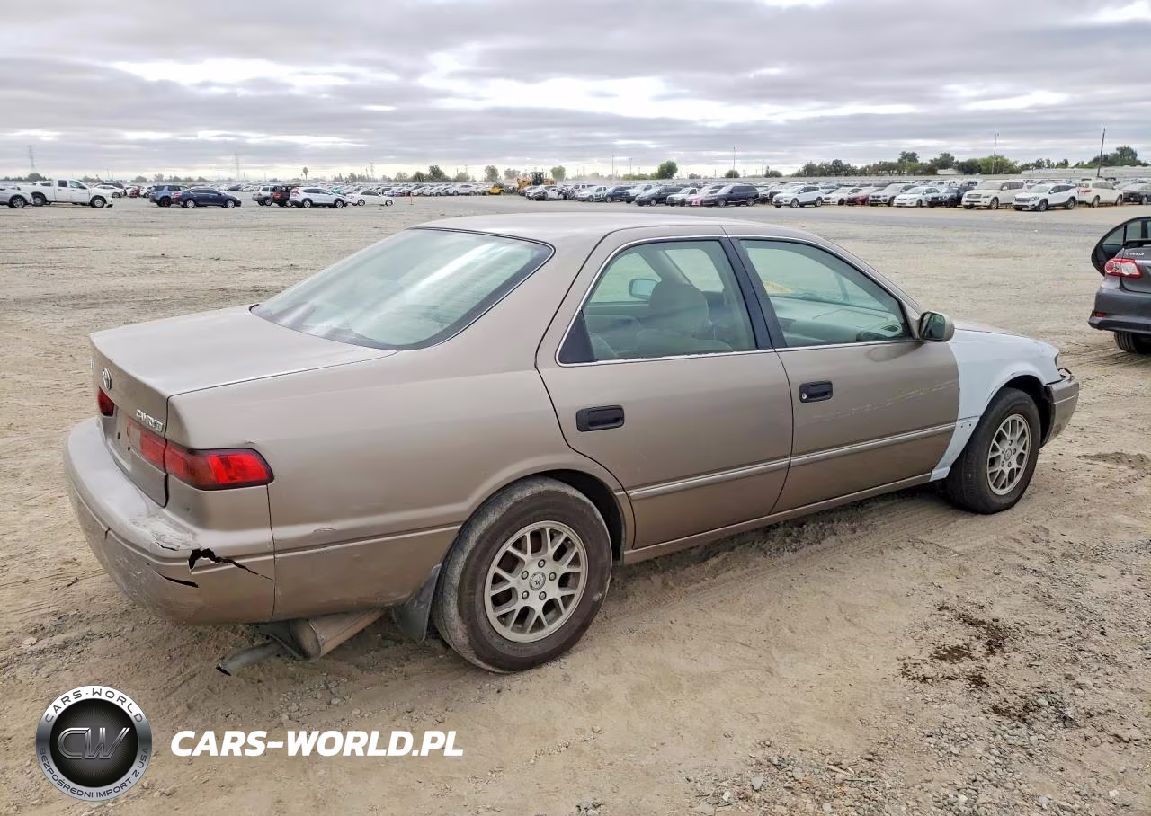 1999 Toyota Camry Ce VIN:4T1BG22K1XU477680 - 3