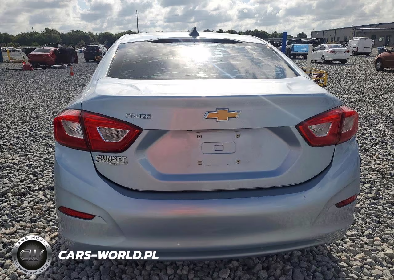 2018 Chevrolet Cruze Ls VIN:1G1BC5SM0J7139379 - 6