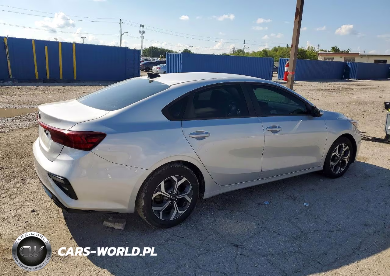 2021 Kia Forte Lxs VIN:3KPF24AD2ME317918 - 3