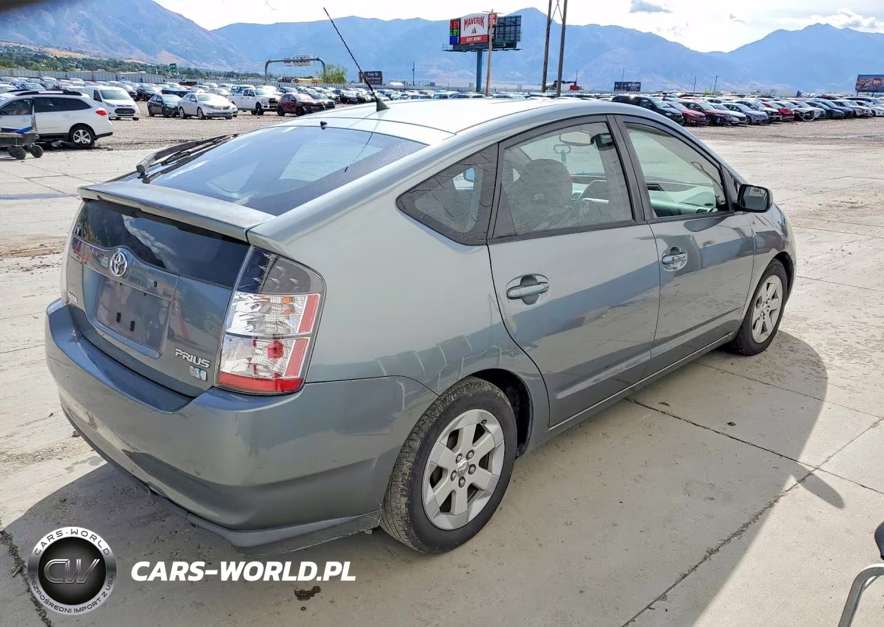 2005 Toyota Prius Base VIN:JTDKB20UX53096906 - 3