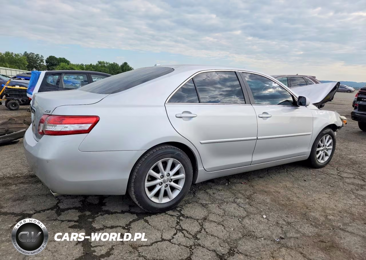 2011 Toyota Camry Xle VIN:4T1BF3EK8BU192732 - 3