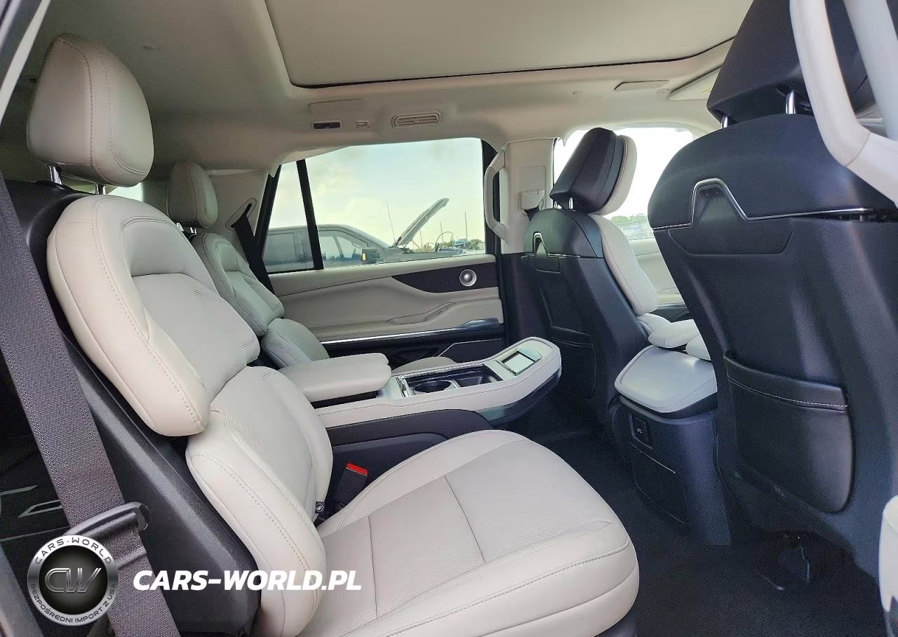 2026 Lincoln Navigator Reserve VIN:5LMJJ2LG4TEL13705 - 11